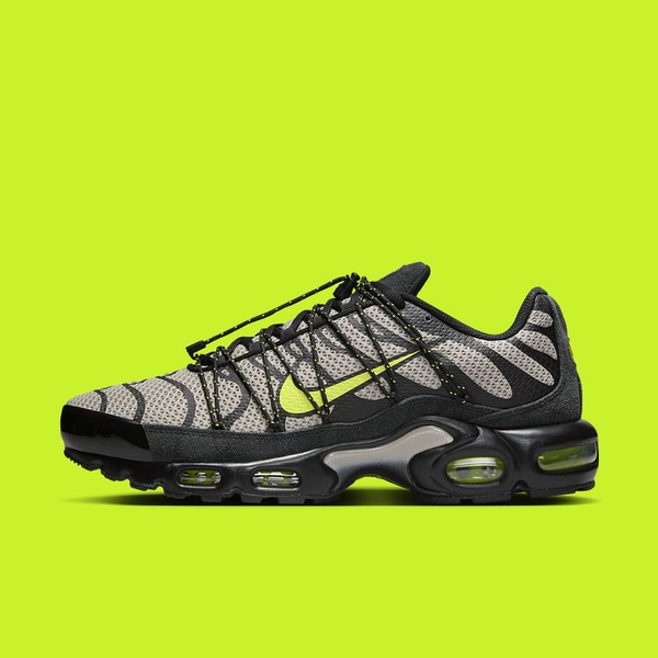 Nike air max plus tan and black best sale